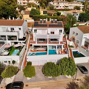 https://luxury-apartment-with-private-pool-near-beach.es-andalucia.com